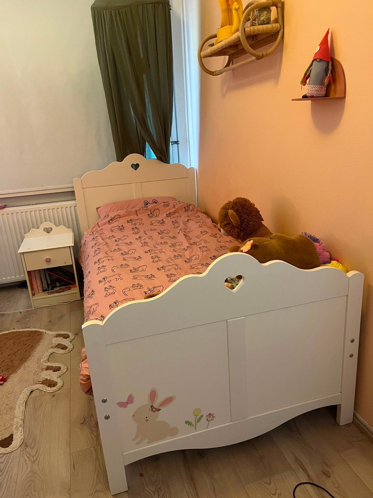 Gratis eenpersoonsbed Leen Bakker met nachtkastje, Kinderen en Baby's, Ophalen, 85 tot 100 cm, Gebruikt, Matras