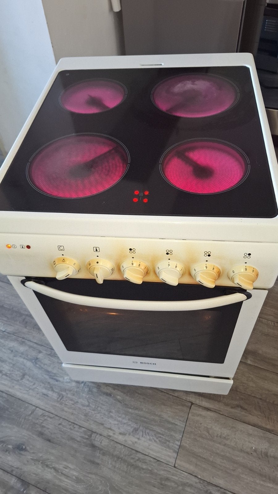 elektrische fornuis, Witgoed en Apparatuur, Minder dan 85 cm, Keramisch, Vrijstaand, 4 kookzones