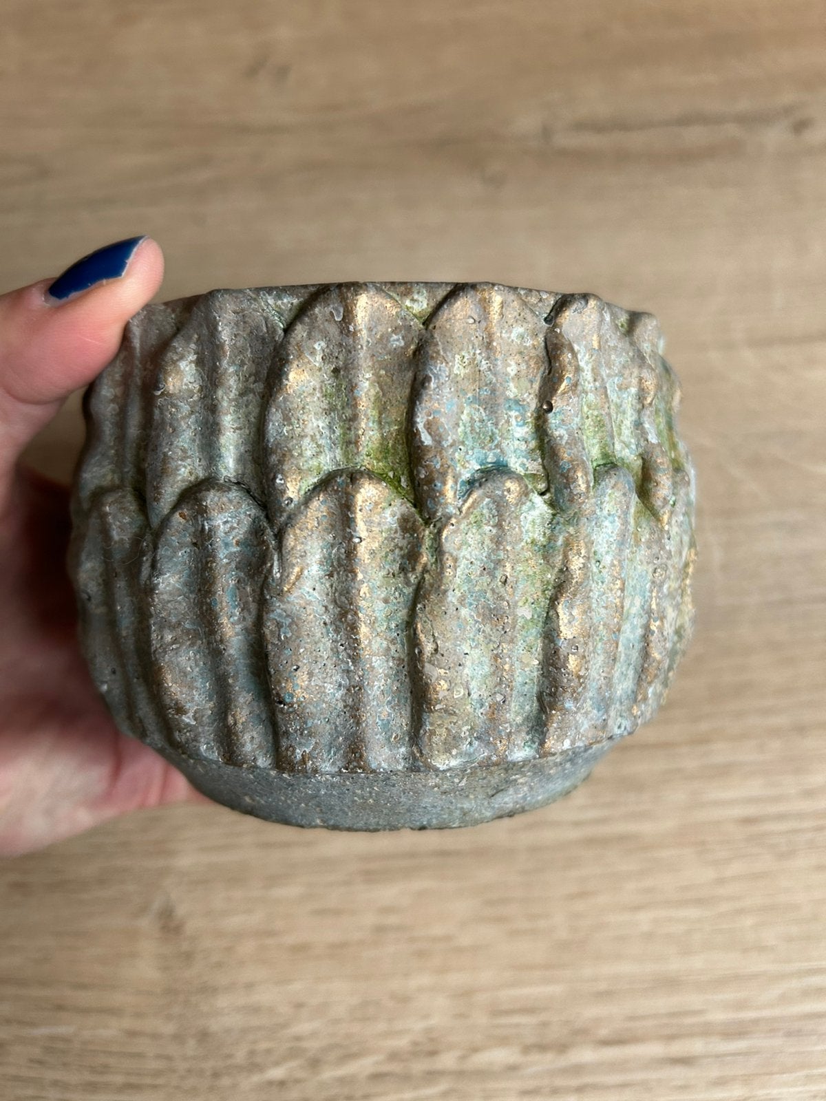 PTMD bloempotje groen met gouden patina, Gebruikt, Rond, Binnen, Ophalen of Verzenden
