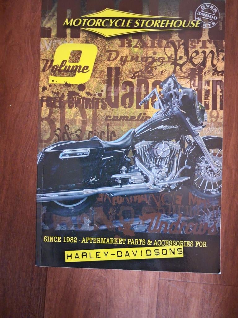 Motorcycle Storehouse Volume 9 Harley-Davidson onderdelen, Ophalen of Verzenden, Gelezen, Algemeen, Motorcycle Storehouse