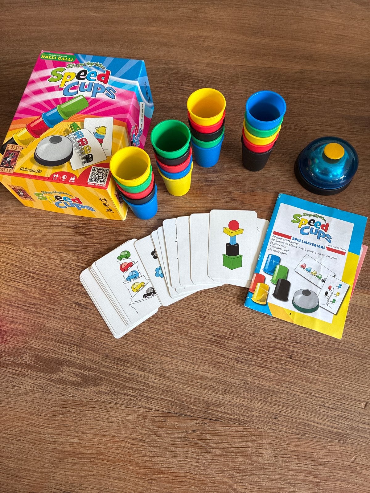 Halli Galli Stappelgekke Speed Cups Bordspel, Drie of vier spelers, Ophalen, Zo goed als nieuw