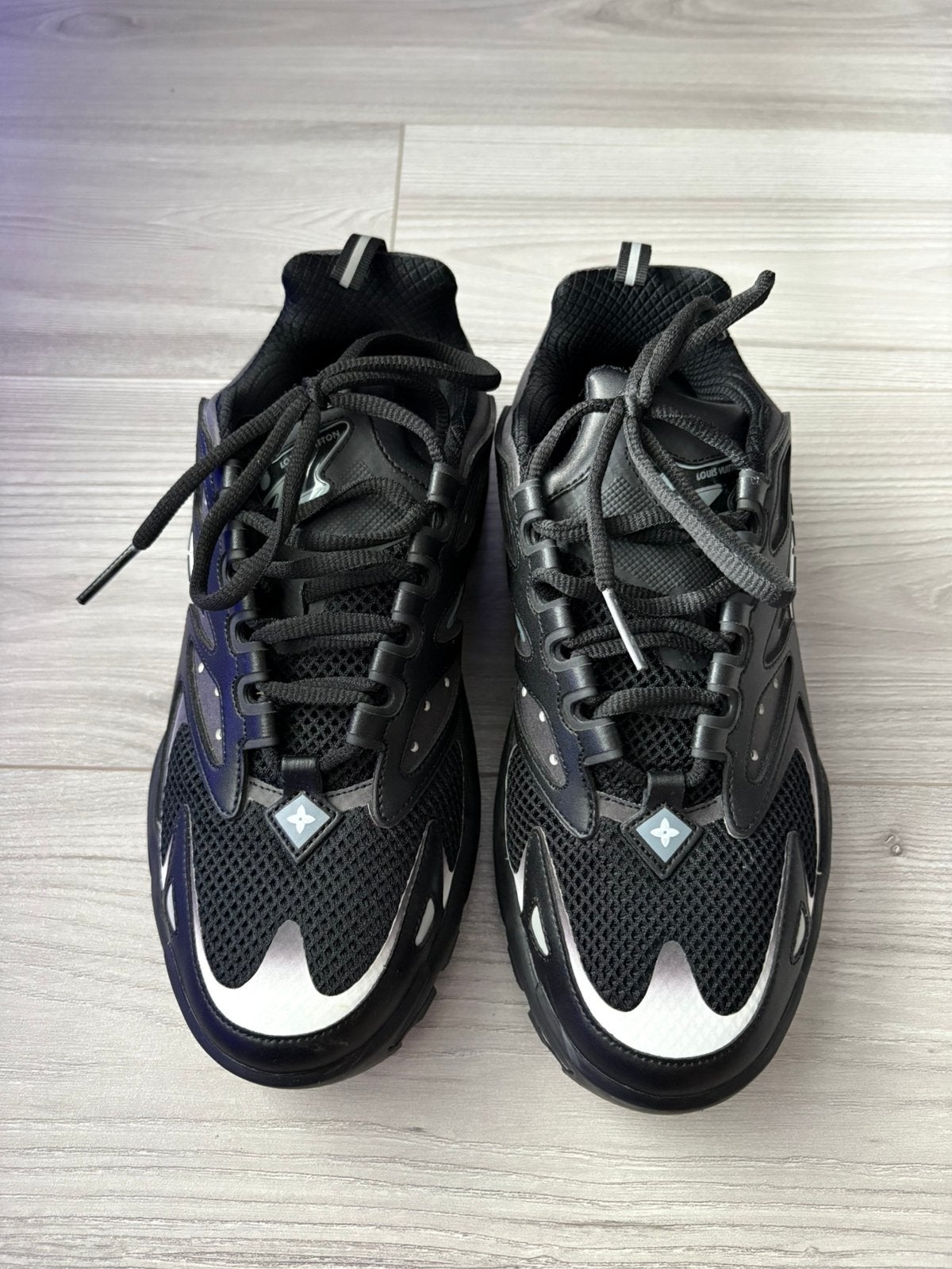 Louis vuittion LV Runner Tatic sneakers maat 40, Kleding | Dames, Ophalen of Verzenden, Zo goed als nieuw, Sneakers of Gympen