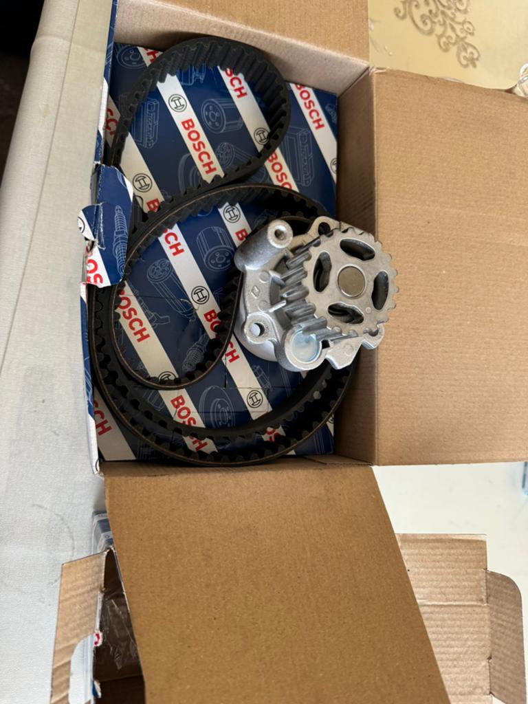 Distributie Audi A4 compleet met waterpomp etc., Ophalen, Nieuw, Audi