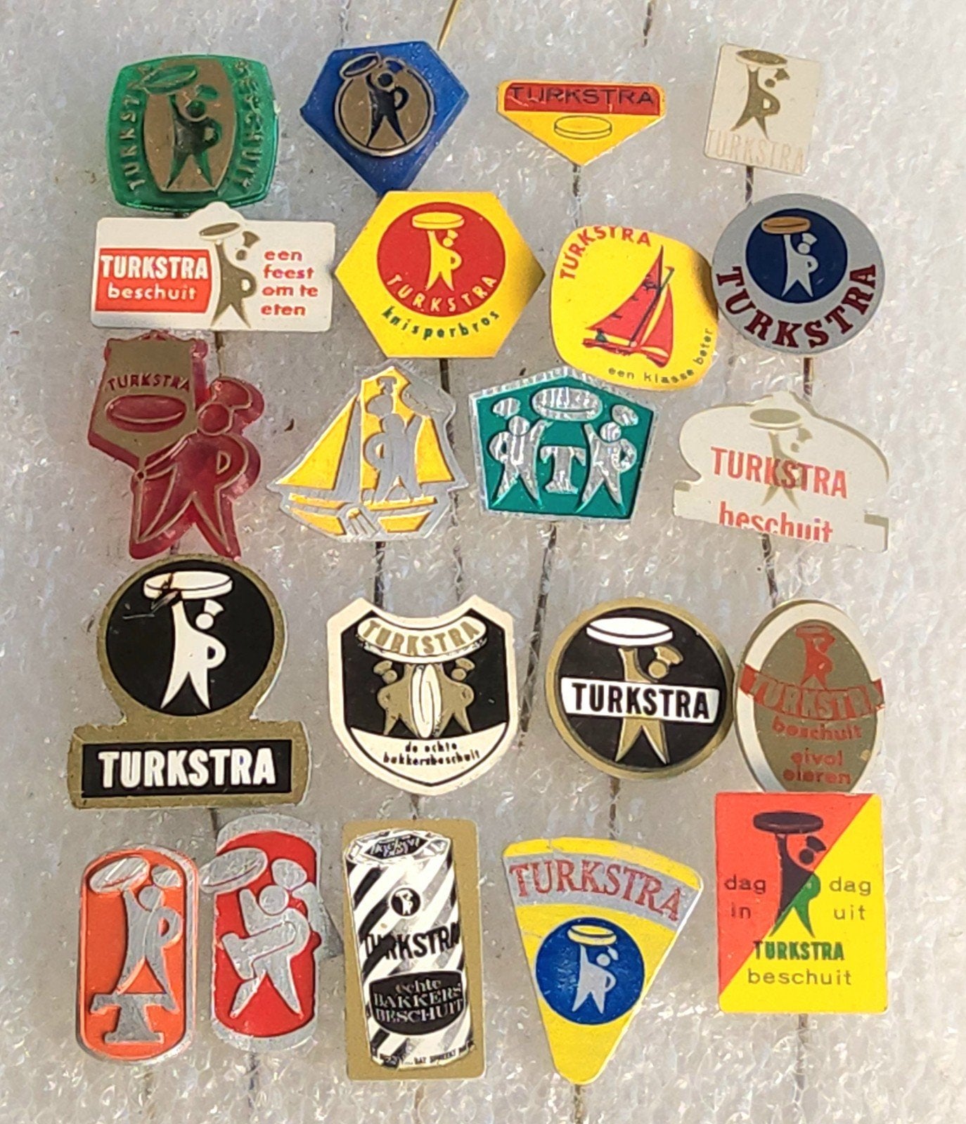 21 Turkstra Beschuit Speldjes - Vintage Collectie, Ophalen of Verzenden, Gebruikt, Overige onderwerpen, Speldje of Pin