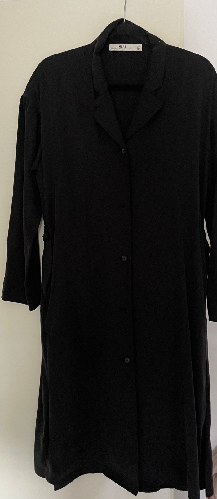 Hope. Lange blouse. Jas. Tencel diepzwart., Kleding | Dames, Blouses en Tunieken, Ophalen of Verzenden, Zo goed als nieuw, Maat 36 (S)