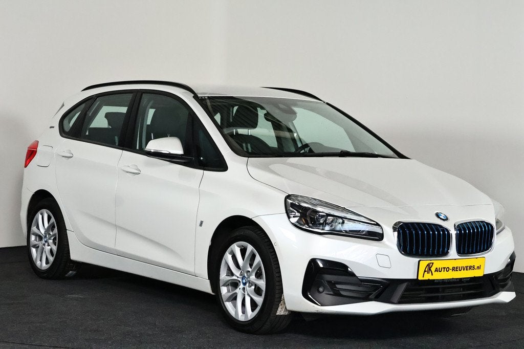 BMW 2 Serie Active Tourer 225xe Sport Line / Navi / Half Led, Gebruikt, Zwart, Leder en Stof, Wit