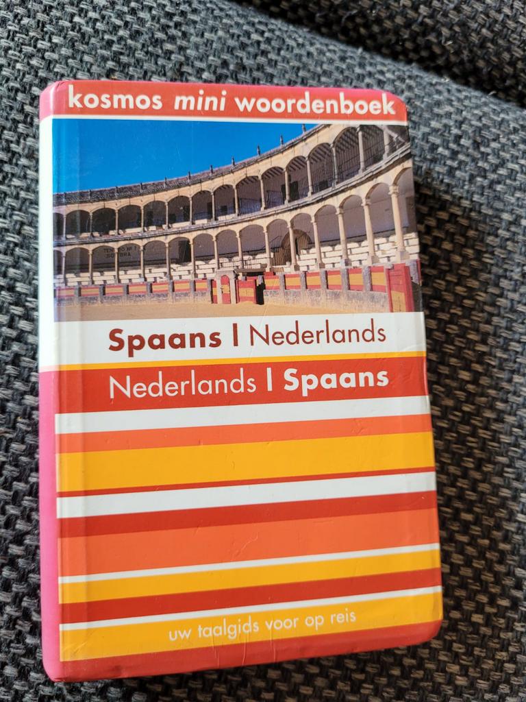 Spaans nederlands nederlands spaans kosmos mini, Boeken, Ophalen of Verzenden, Gelezen