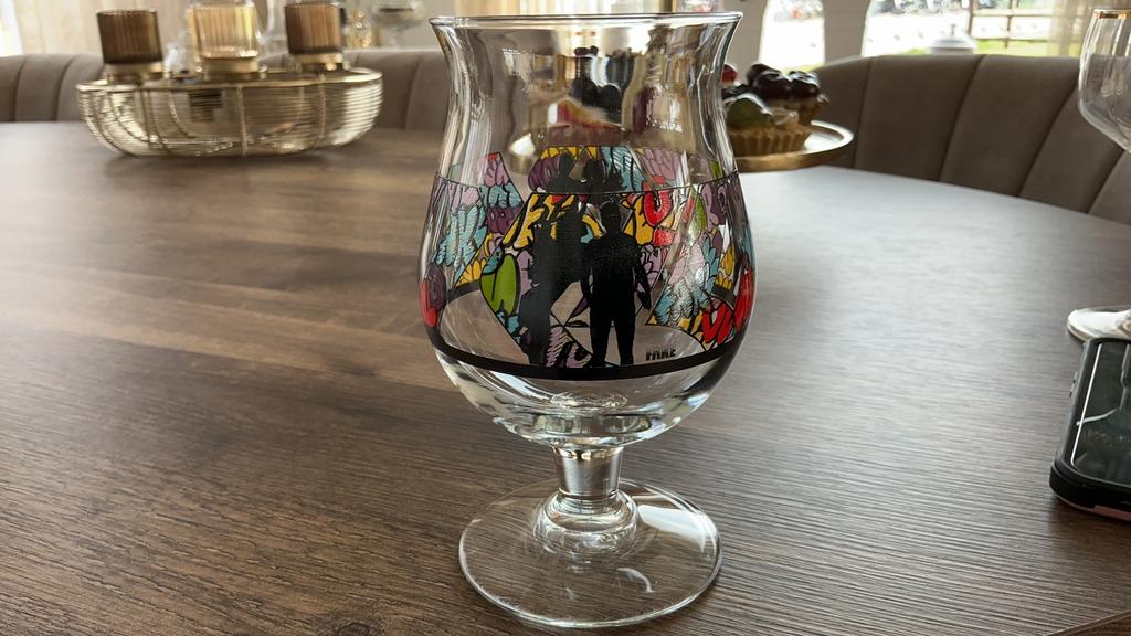 Duvel glas Fake 2021 ontworpen door Manuel Seikritt, Verzamelen, Biermerken, Ophalen of Verzenden, Zo goed als nieuw, Glas of Glazen