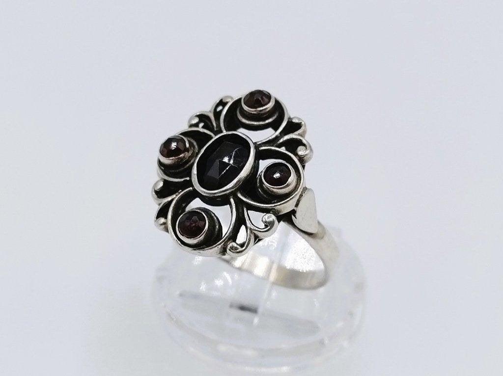 Zilveren vintage ring met 5 geslepen granaten, 19,5 mm, Info@zilverwebsite.nl, Verzenden, 19 tot 20, Zo goed als nieuw