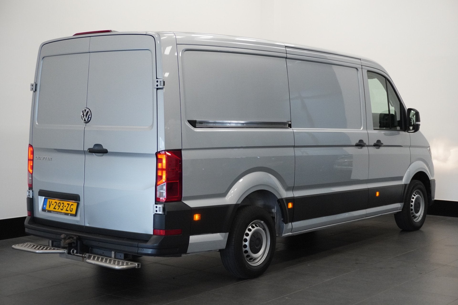 Volkswagen Crafter 2.0 TDI L3H2 3500KG EURO 6 - Airco - Navi, Voorwielaandrijving, Dealer onderhouden, Stof, Gebruikt