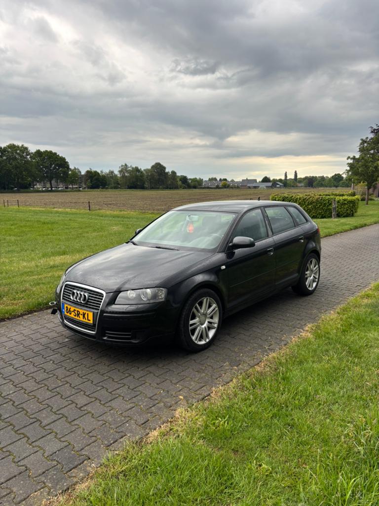 Audi A3 1.9 TDI Sportback 2006 Zwart, Lees beschrijving!, Auto's, Audi, Voorwielaandrijving, 4 cilinders, 700 kg, Zwart
