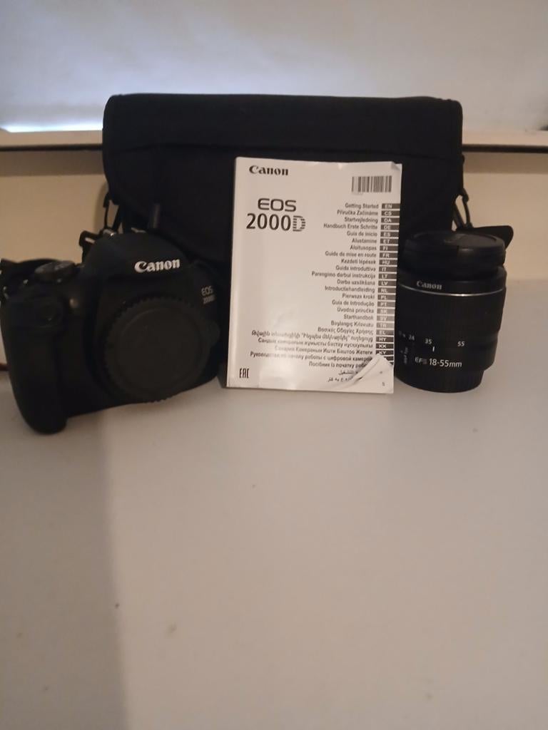 Canon EOS 2000D Spiegelreflexcamera met 18-55mm lens, Ophalen, Spiegelreflex, Canon, Zo goed als nieuw