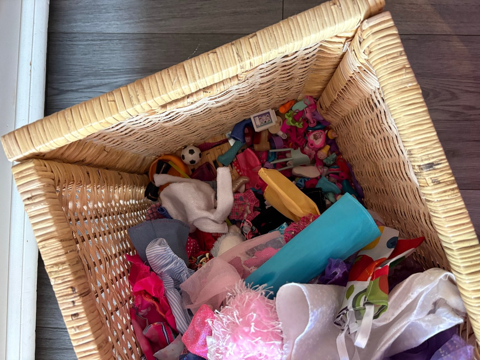 Foto 13 van Groot Barbie huis met veel extra's en accessoires