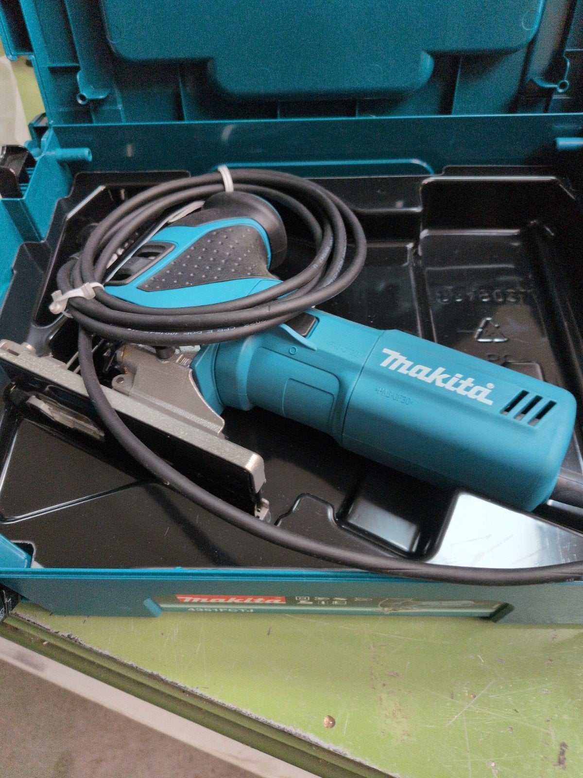 nieuwe overjarige Makita 4351FCTJ Decoupeerzaag - Zo goed al, 600 tot 1200 watt, Ophalen of Verzenden, Zo goed als nieuw, Makita