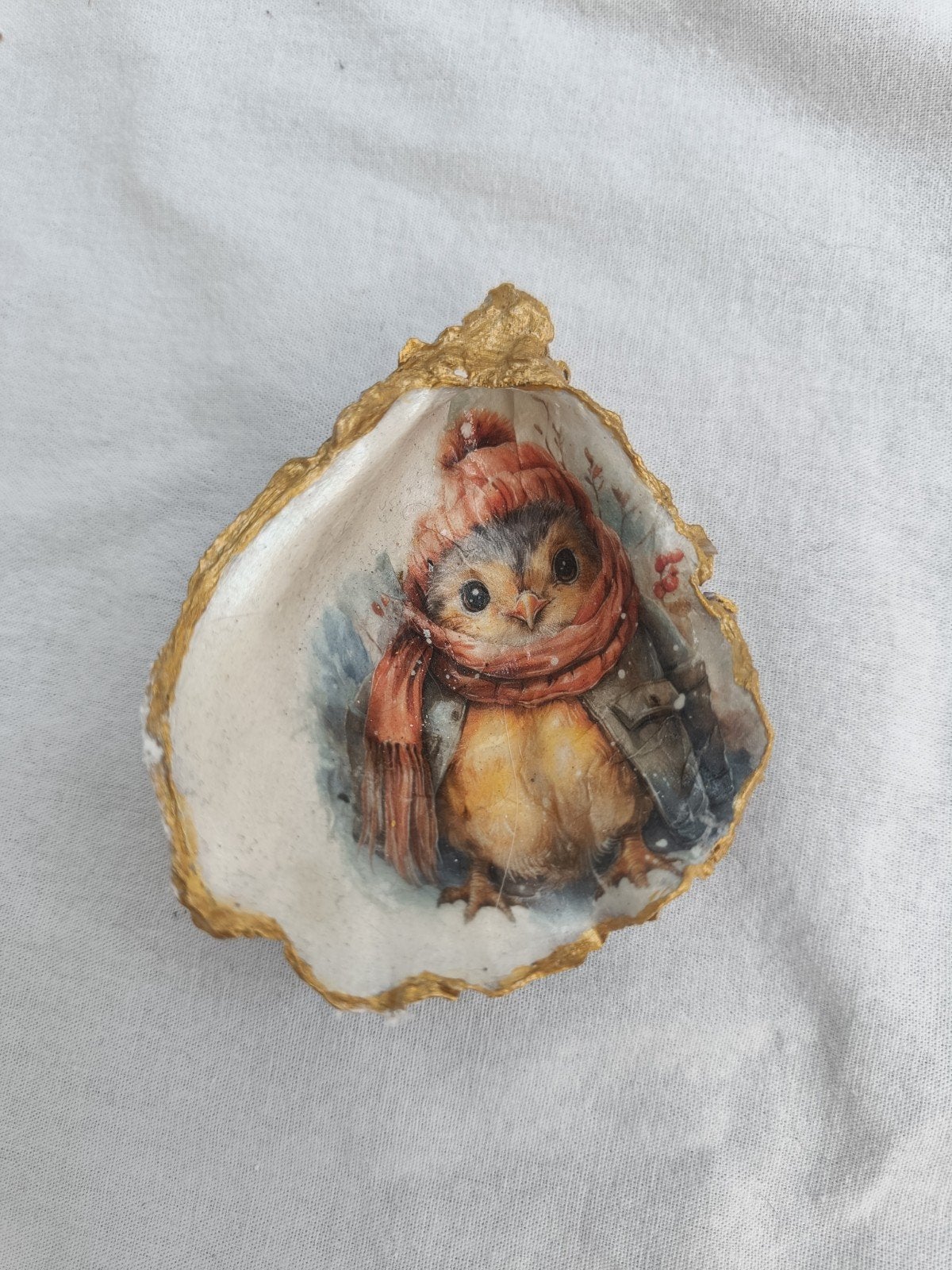 Decoratieve oesterschelp met uil in winterse sfeer, Meerkleurig, Overige stijlen, Nieuw, Ophalen of Verzenden