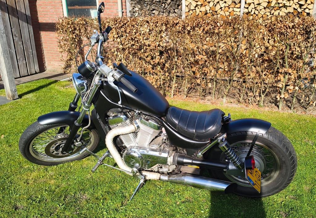 Suzuki Intruder VS700 bobber belastingvrij, Motoren, 2 cilinders, Motorrijbewijs A, Particulier, Overig