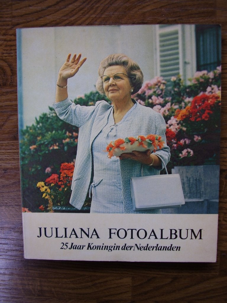 Juliana fotoalbum, Ophalen of Verzenden, Tijdschrift of Boek