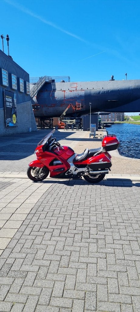 honda st 1300, Motoren, Motoren | Honda, Particulier, Toermotor, 4 cilinders, ABS, Cardan-aandrijving, Handgeschakeld, Occasion