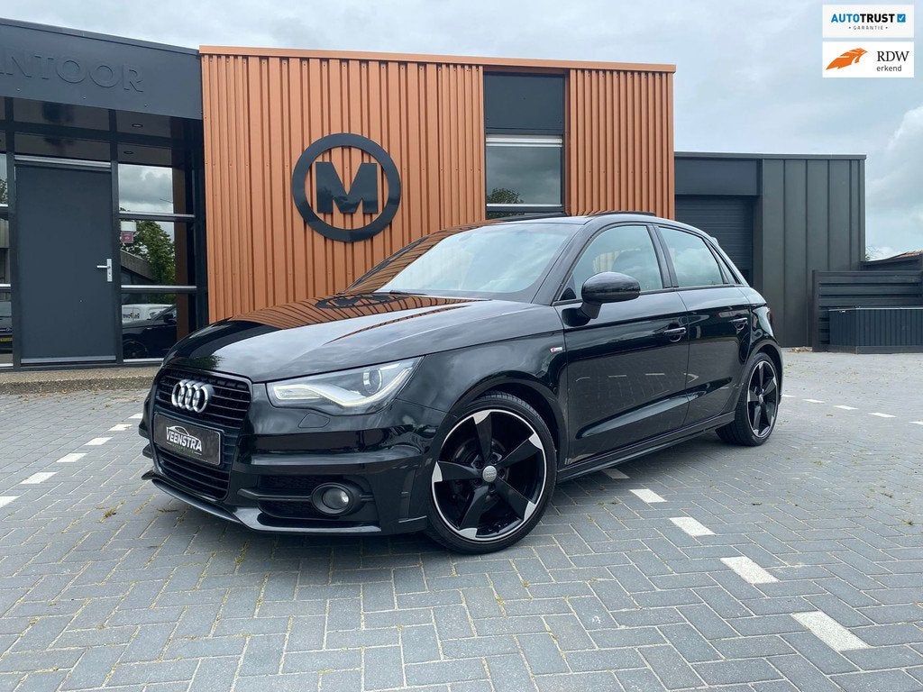 Audi A1 SPORTBACK 1.2 TFSI Pro Line S Panoramadak/Stoelverw/, Voorwielaandrijving, 4 cilinders, 4 stoelen, Zwart