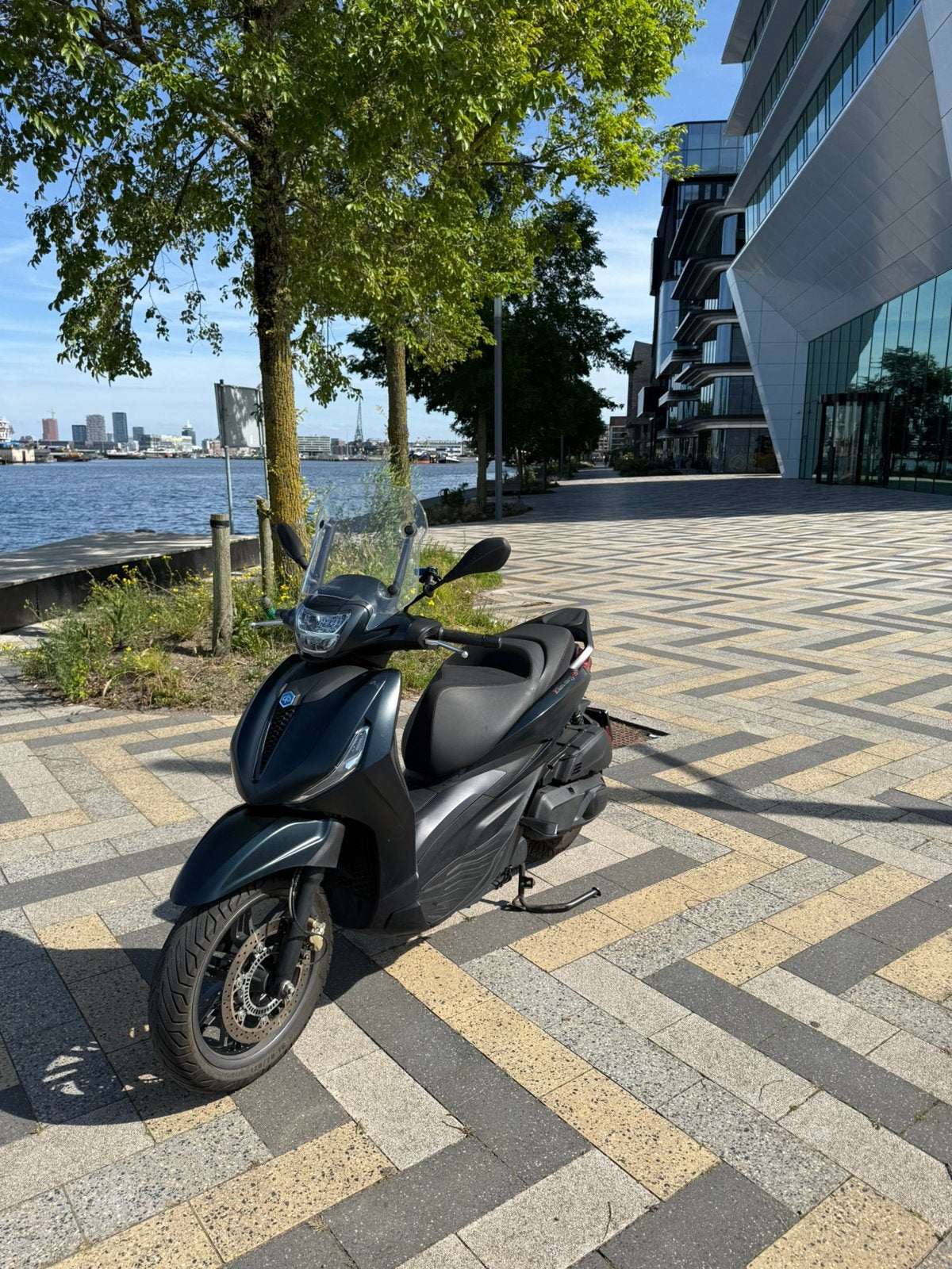 Zeer nette Piaggio Beverly 400HPE S(2023) te koop!, Ophalen, 400 cc, Overige modellen, Zo goed als nieuw