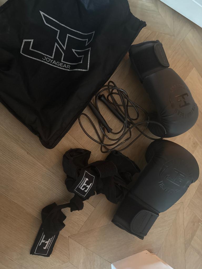 Kickboks handschoenen en toebehoren maat 12, Ophalen, Overige, Vechtsportmateriaal, Nieuw