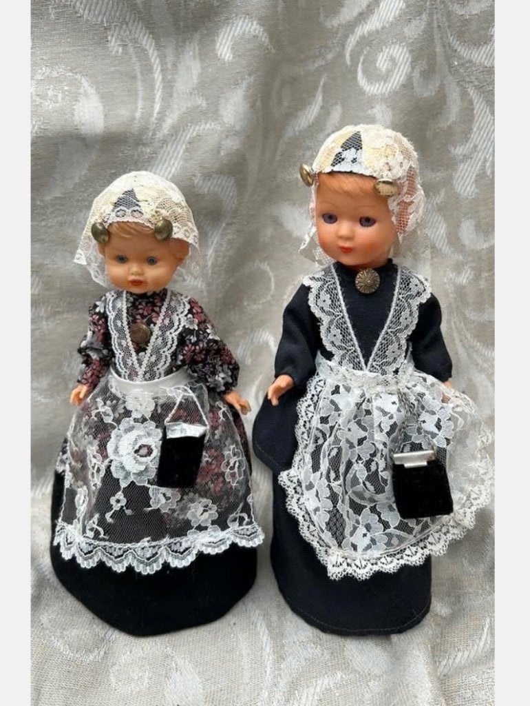 2 x klederdracht popjes, met tasje, ed. Prijs per stuk, Verzamelen, Poppen, Ophalen of Verzenden, Zo goed als nieuw, X, Pop