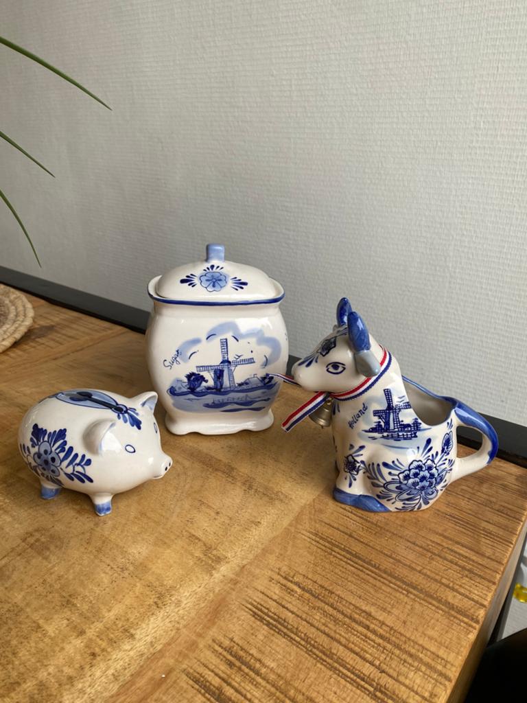 Delfts blauw spaarvarken, koe bloempotje en suikerpot, Antiek en Kunst, Ophalen of Verzenden