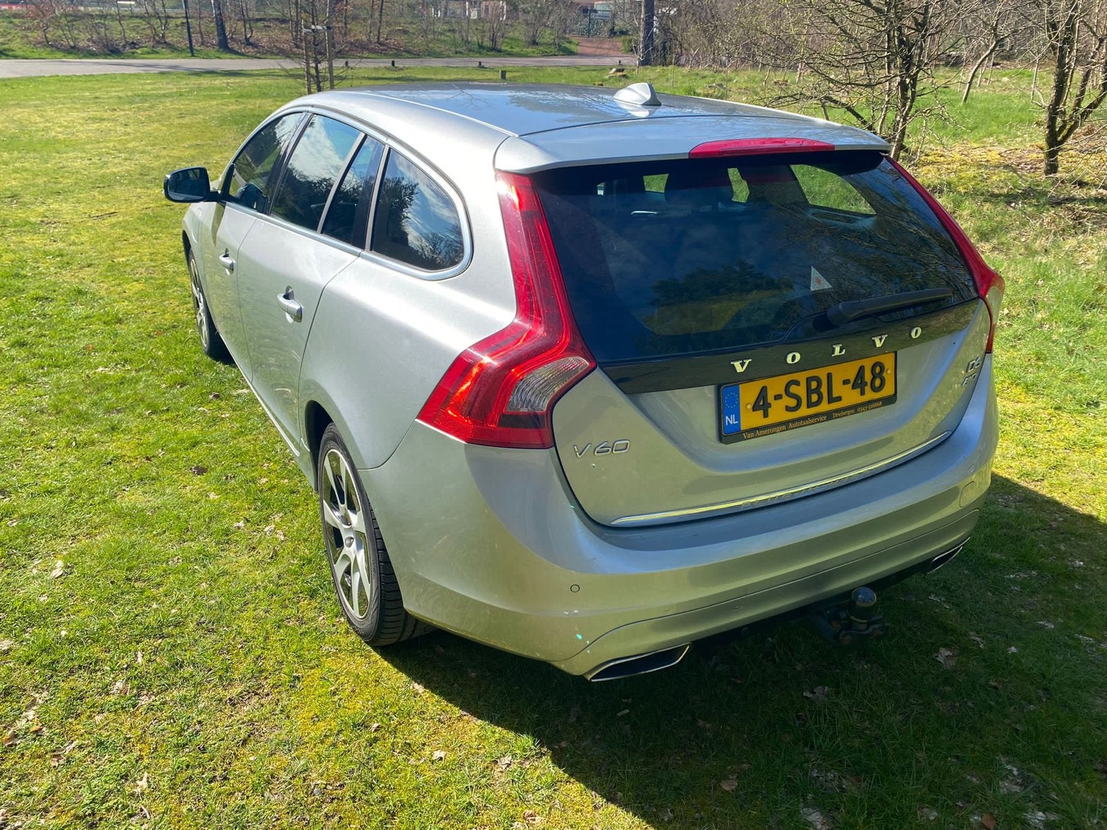 Volvo V60 D6 215pk Plug-in Hybrid 2013 Grijs, Auto's, 1849 kg, 1800 kg, Zwart, Xenon verlichting