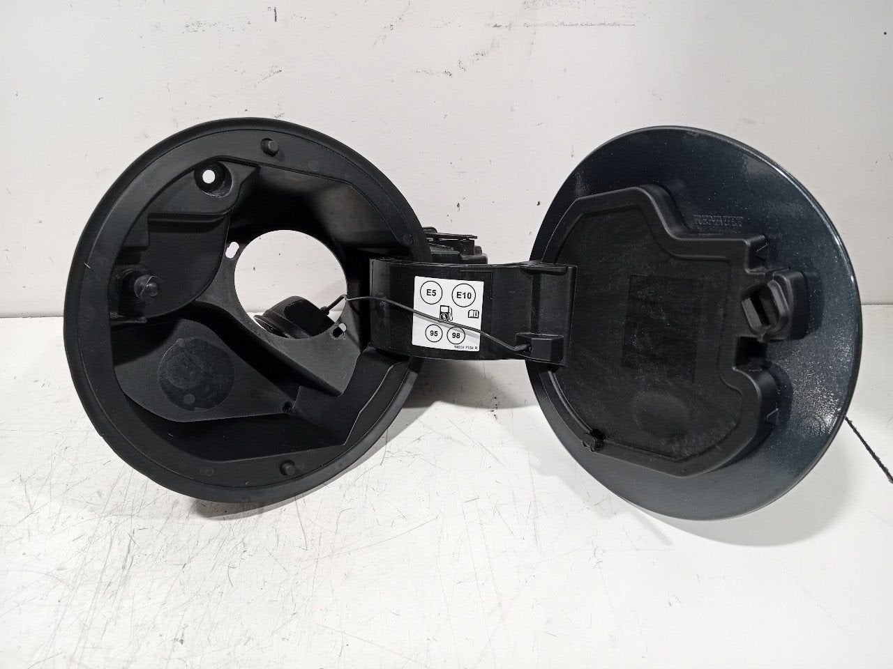 Tank klep Renault Clio, Auto-onderdelen, Onderdelen@venauto.nl, Van der Ven Autorecycling B.V., Gebruikt, Ettenseweg 76, 4706 PB Roosendaal, The Netherlands