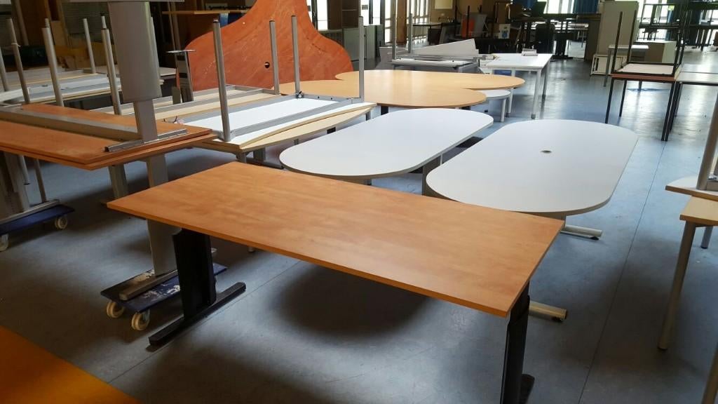 Zit/ sta hoekbureau 160/160 elektrisch, Ophalen, Elektrisch, Gebruikt, -