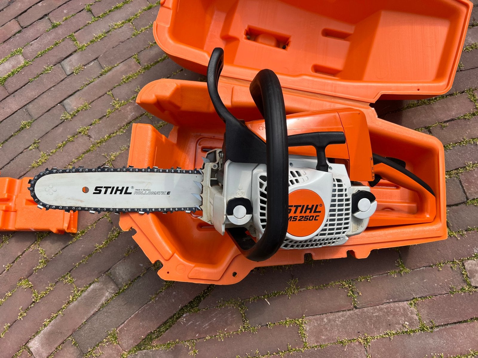 Stihl Motorzaag MS 250 C, Ophalen, Motorzaag