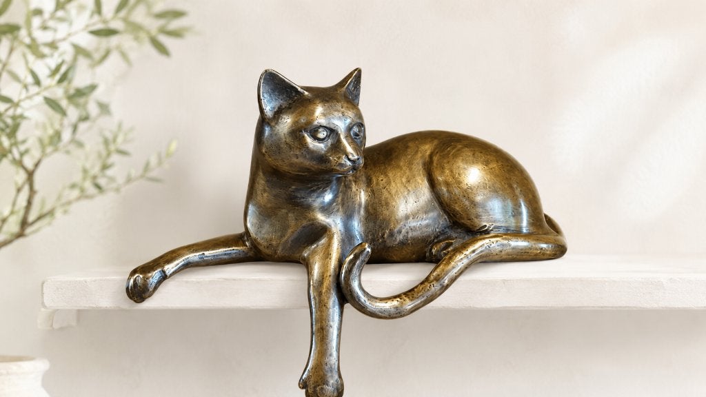 POES DIE RELAXED / bronzen dierenbeeld / KAT