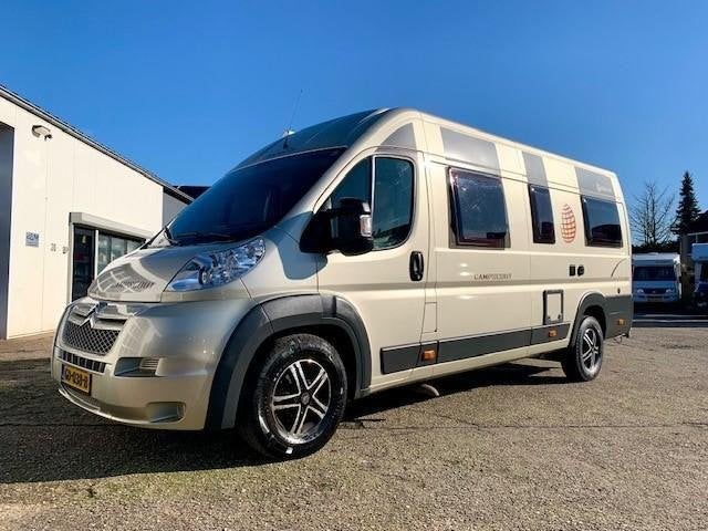 Poessl Globecar Campscout |Lengte bedden 150PK, Caravans en Kamperen, Overige merken, 6 tot 7 meter, Bedrijf, Tot en met 3
