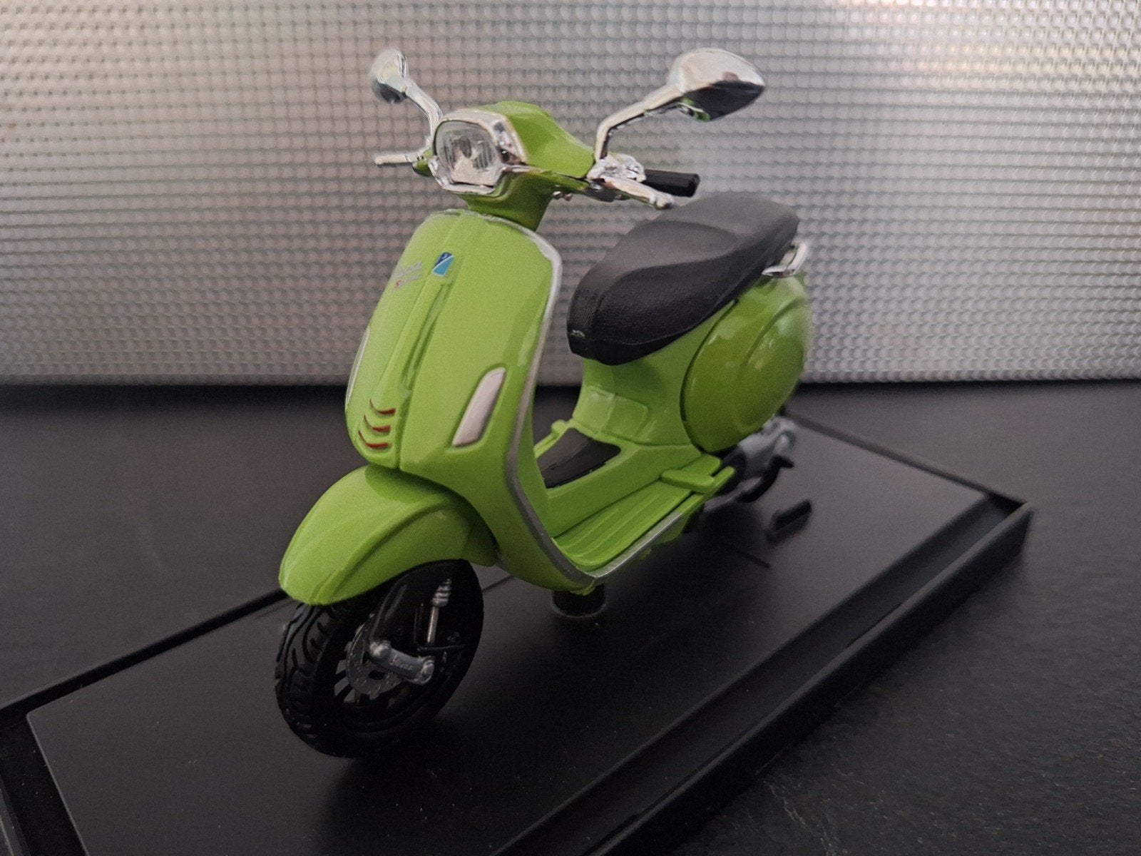Vespa Sprint 150 ABS 2017 Schaal 1:18, Maisto, Overige typen, Nieuw, Ophalen of Verzenden