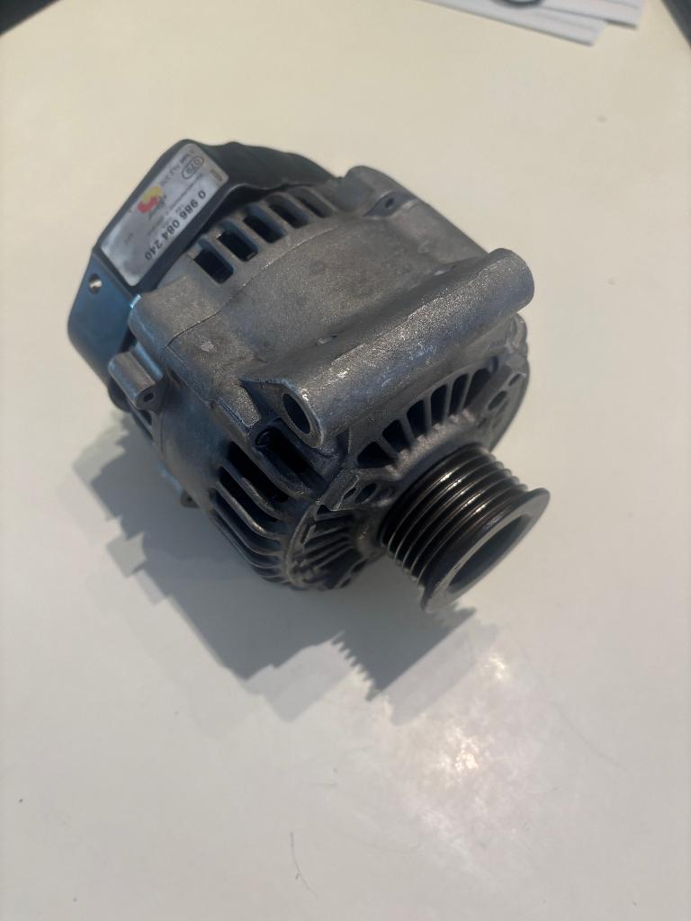 Dynamo bosch 105A Mini Cooper One (R50, R52 en R53), Auto-onderdelen, Ophalen of Verzenden, Gebruikt, Mini