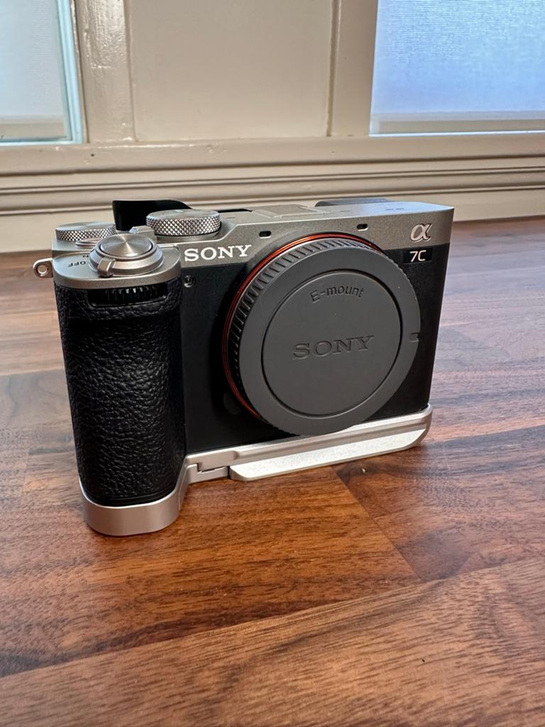 Sony A7CII met SmallRig bottom plate en thumbrest, Compact, Ophalen of Verzenden, Zo goed als nieuw, Sony