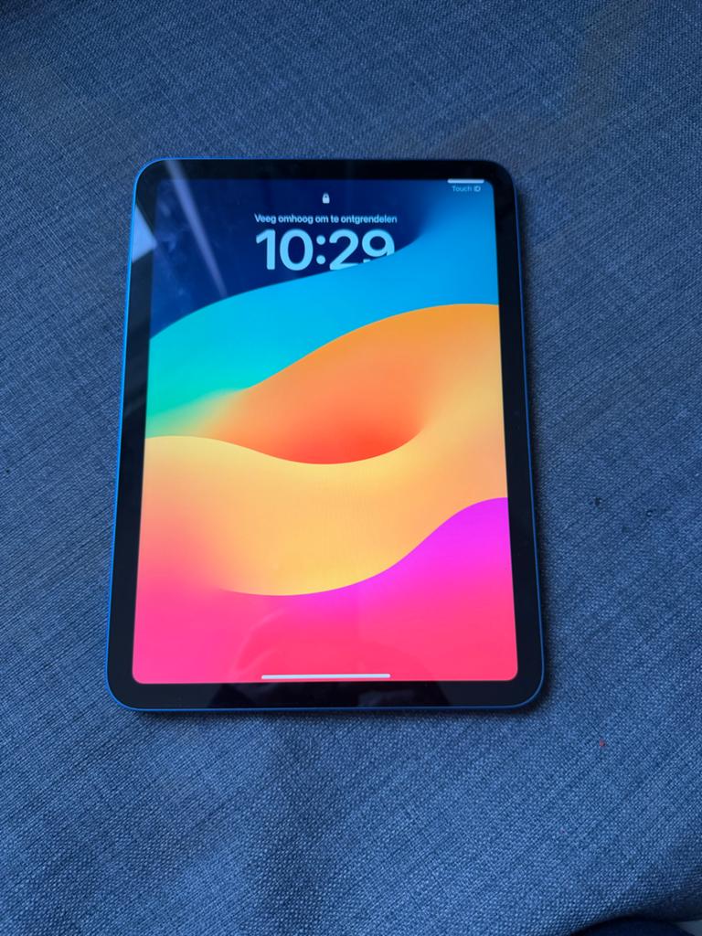 Apple iPad 10e generatie 64GB Wi-Fi Blauw met hoes, Computers en Software, Apple iPads, Zo goed als nieuw, 64 GB, Wi-Fi, Ophalen