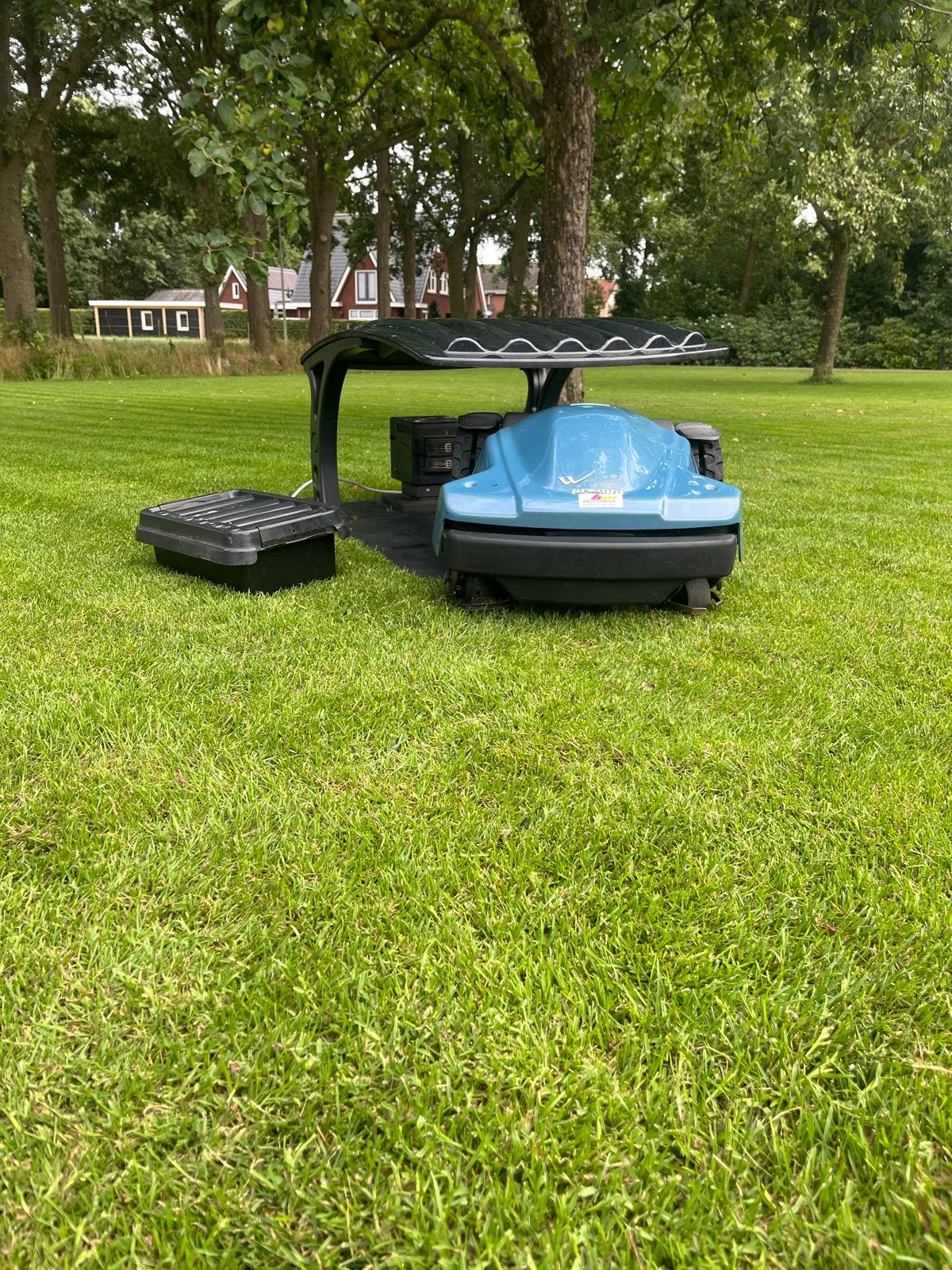 Wiper K Premium Robotmaaier - Nieuwe accu en maaimotor, Tuin en Terras, Robotmaaiers, Ophalen, Gebruikt, 20 tot 25 cm