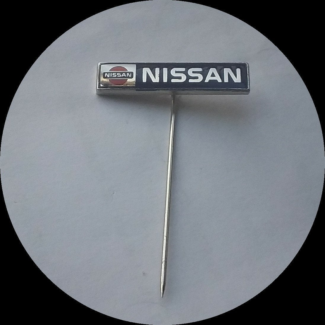 NISSAN speldje, Verzamelen, Ophalen of Verzenden, Zo goed als nieuw, Transport, Speldje of Pin
