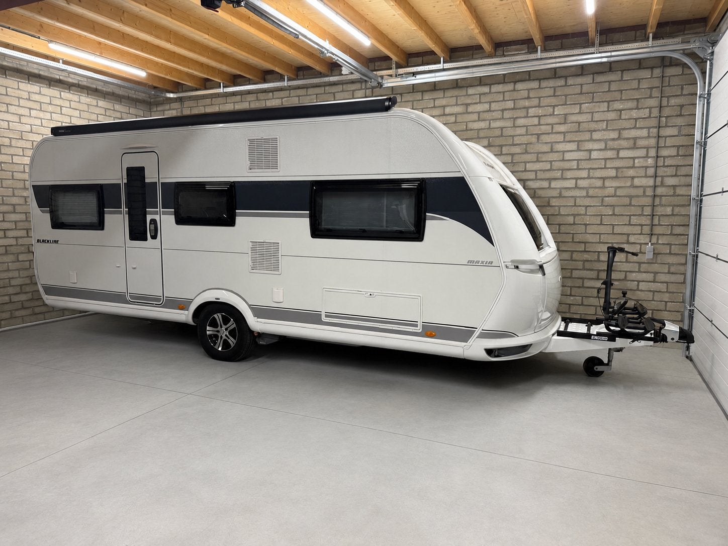 Hobby Maxia 585 UL 2023 | Mover | Luifel | 2000 kg | tent, Caravans en Kamperen, Kachel, Rondzit, Hobby, Particulier