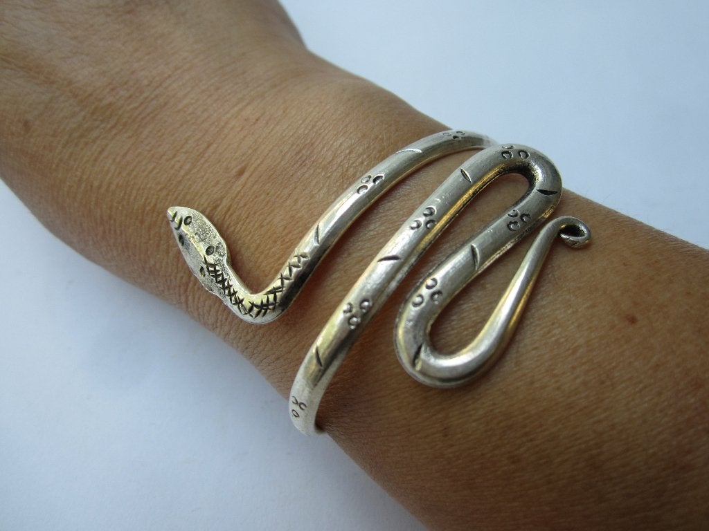 Oude Chinese handgemaakte armband met slangenkop #2378, Ophalen of Verzenden, Gebruikt, Zilver, Overige materialen