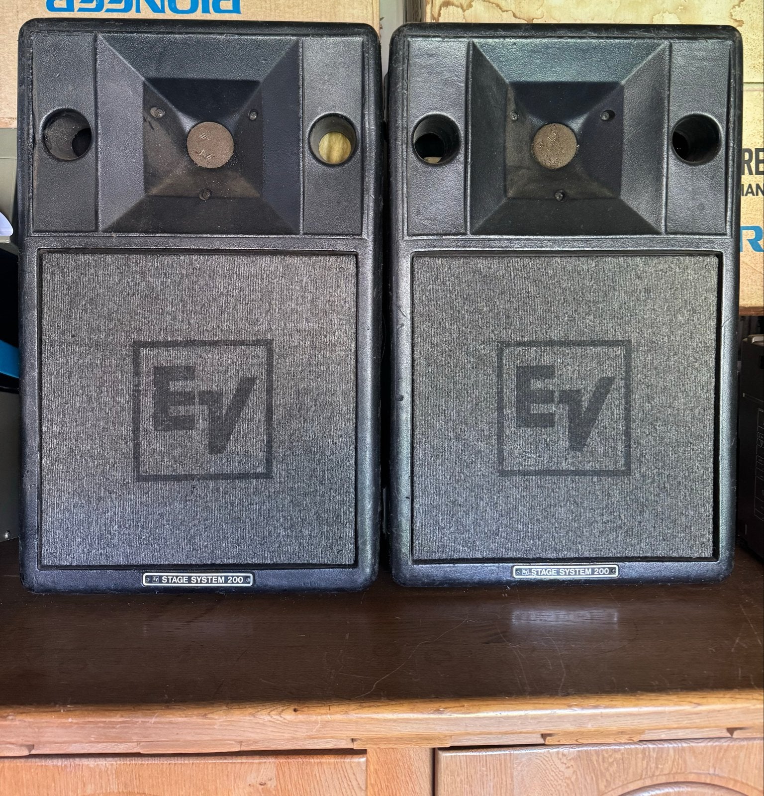 Electro-Voice EV S-200 Stage System Speakers (2 stuks), Vloerstaande luidspreker, Gebruikt, Geschikt voor surround/home cinema