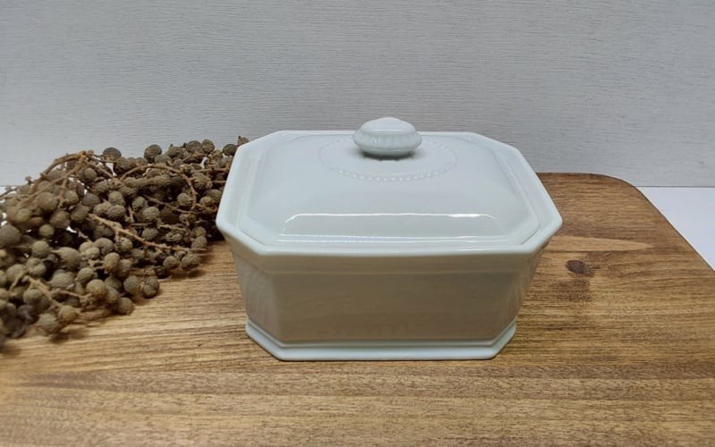 vintage porseleinen botervloot Apilco Frankrijk, Huis en Inrichting, Keuken | Servies, ., Ophalen of Verzenden, Overige stijlen