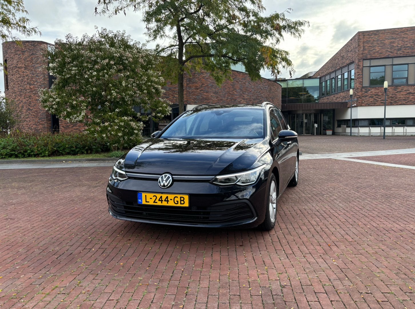 Volkswagen Golf Variant 1.0 E-TSI Life Business DSG-7 | 2021, Auto's, Dealer onderhouden, Stof, Zwart, Stationwagon