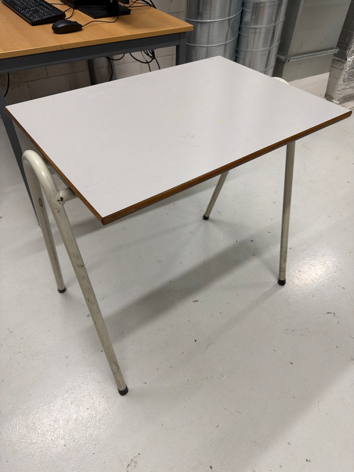 Meerdere stapelbare schooltafels, Ophalen, Overige typen, Gebruikt, Metaal