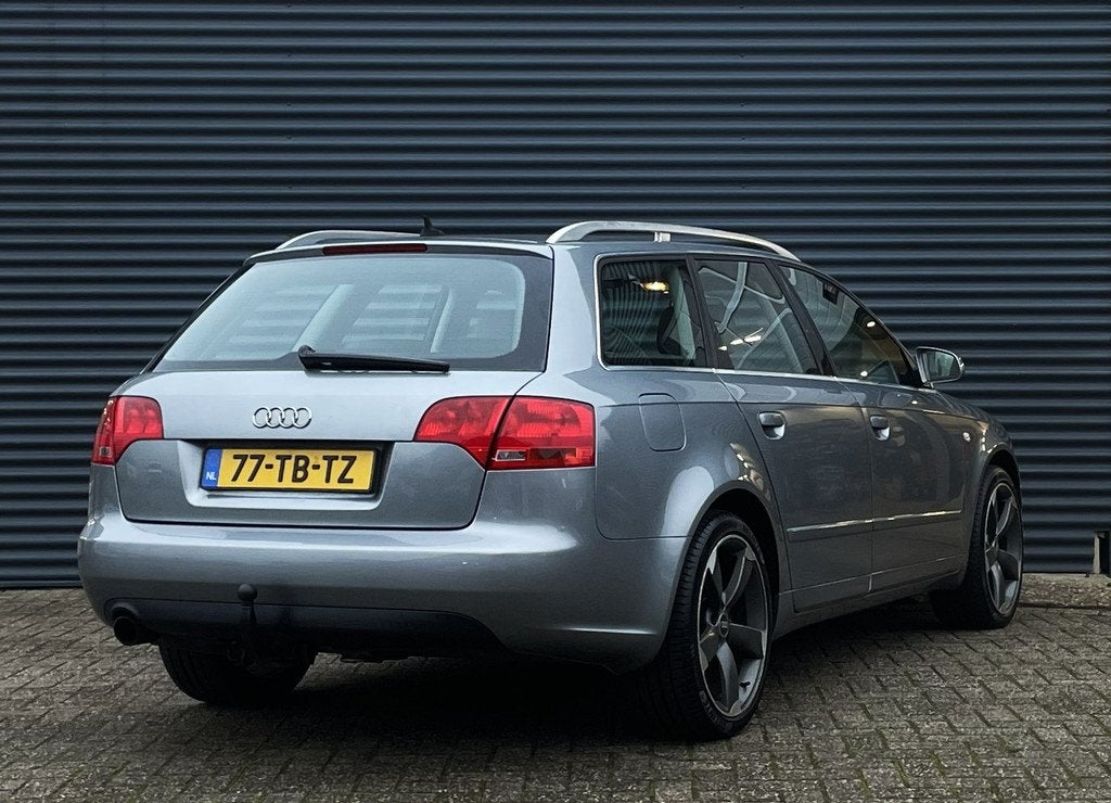 Audi A4 2.0 131PK AVANT Automaat, Auto's, Audi, Gebruikt, 4 cilinders, 1984 cc, A4