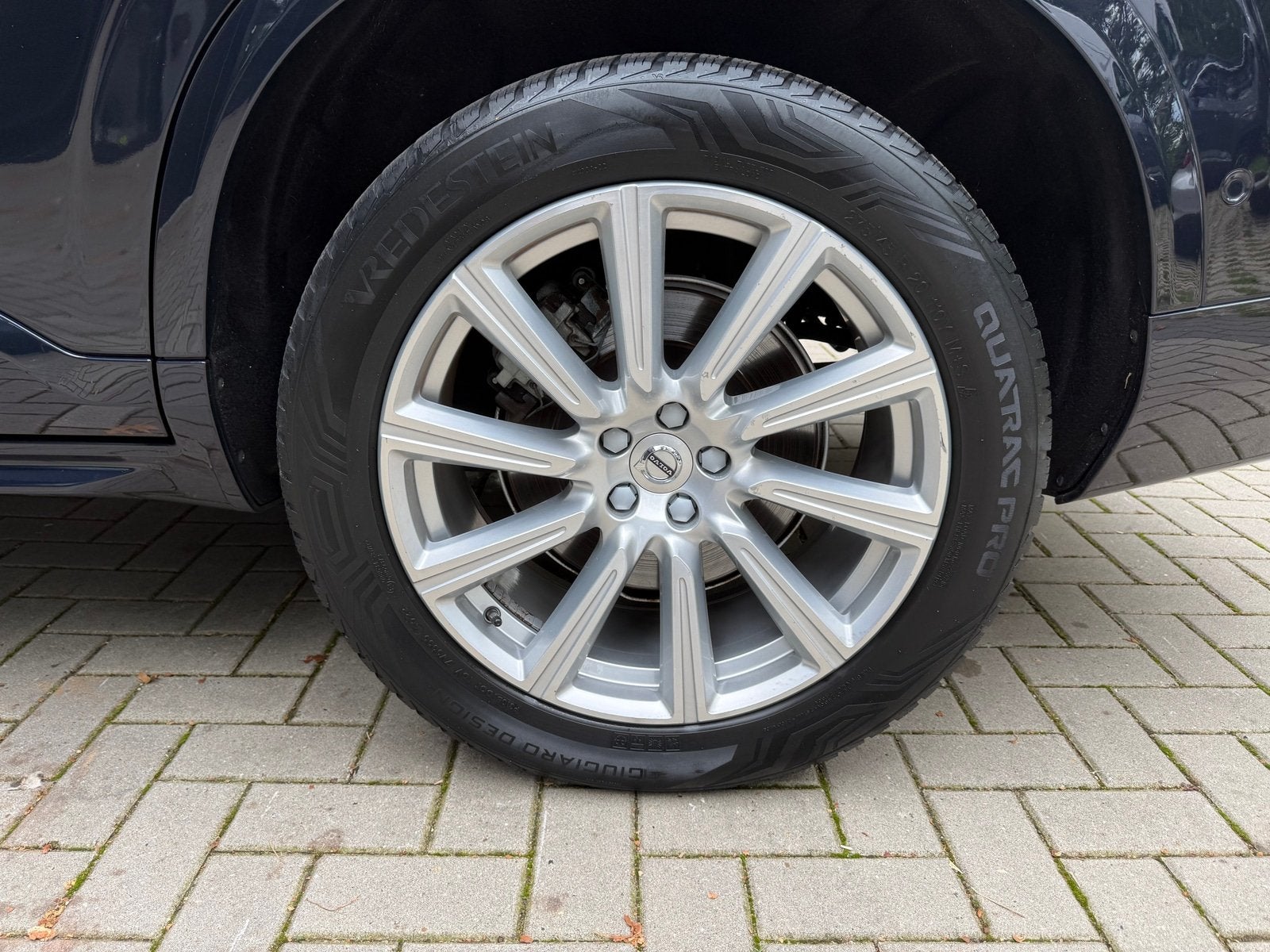 Volvo XC90 2.0 T8 Twin Engine AWD Momentum (bj 2015), Auto's, Gebruikt, 4 cilinders, 1969 cc, Blauw
