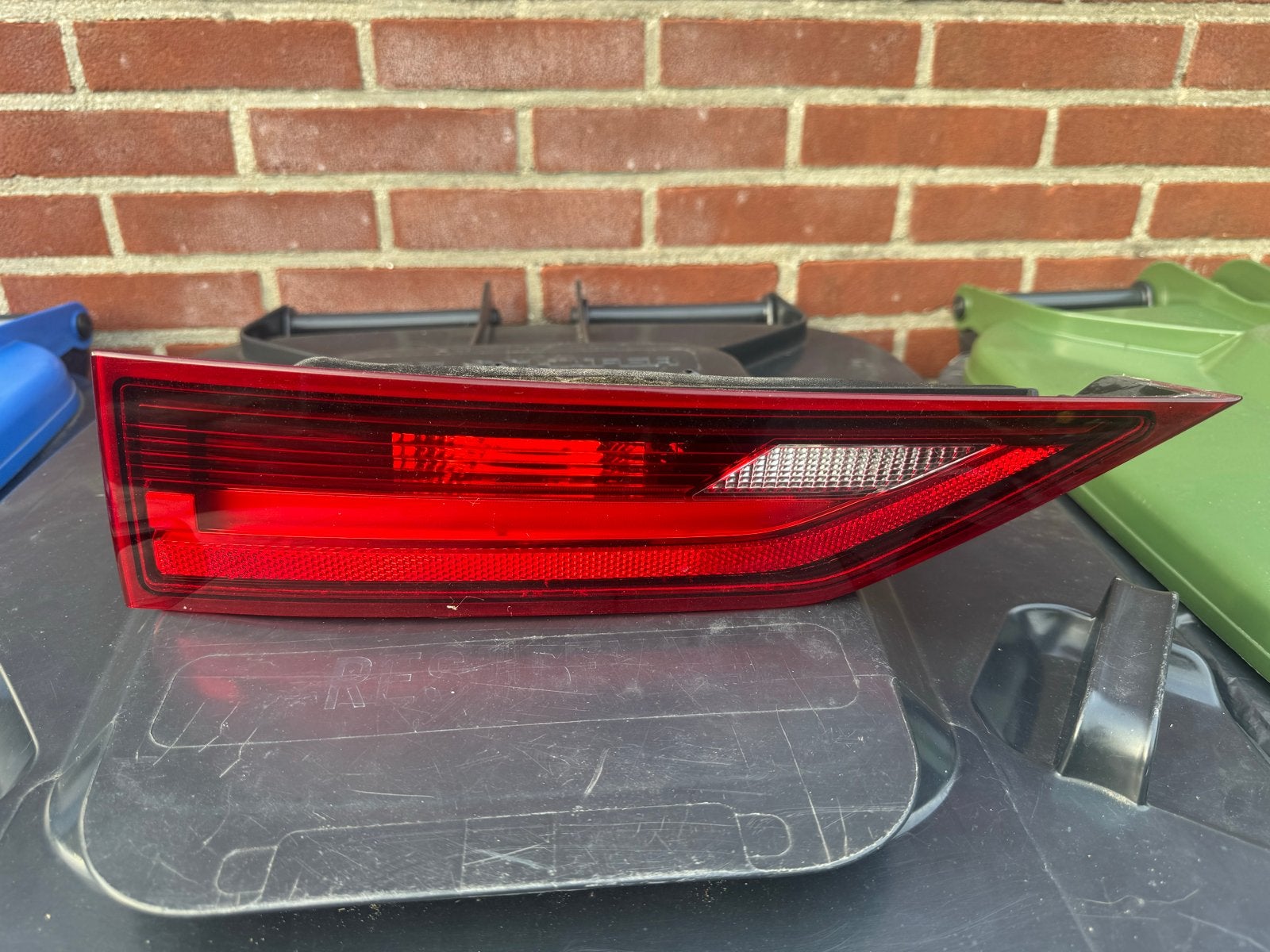 Achterlicht klep links Volvo V90 (2016-heden), Ophalen of Verzenden, Gebruikt, Volvo