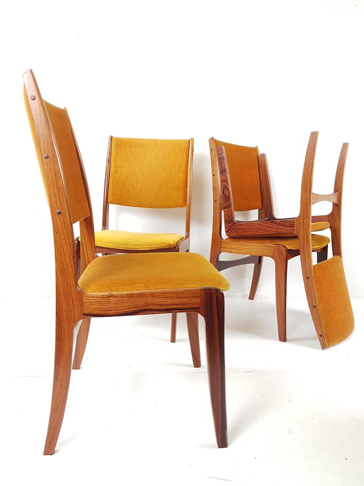 6 vintage okergele stoelen Deens design fluweel geel yellow, Huis en Inrichting, Hout, Gebruikt, Overige kleuren, .