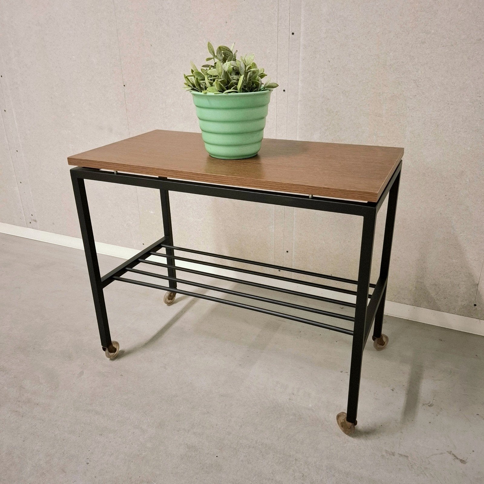 vintage jaren 60/70 trolley tafel, Ophalen, Gebruikt, 50 tot 100 cm, 25 tot 50 cm